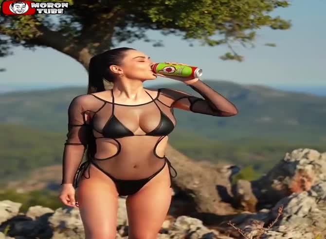 Video :Today's sexy Instagram user is Helga Lovekaty